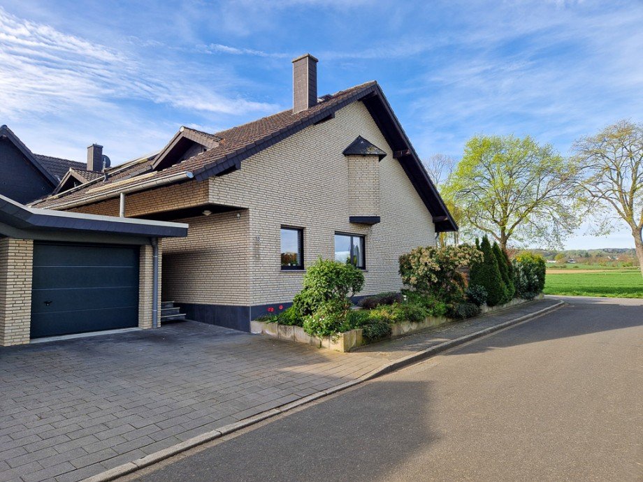 in ruhiger Lage am Feldrand in D�ren Lendersdorf Doppelhaush�lfte D�ren