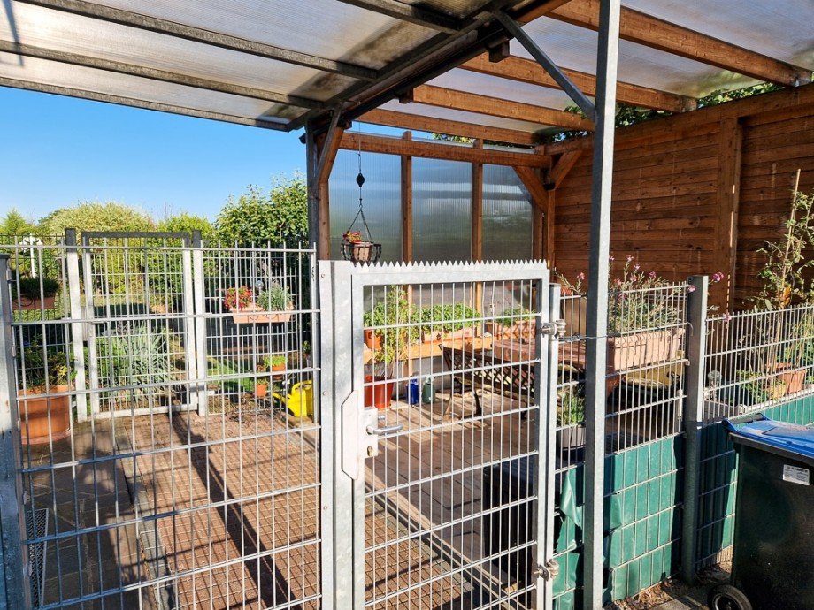 �berdachte Terrasse Mehrfamilienhaus N�rvenich