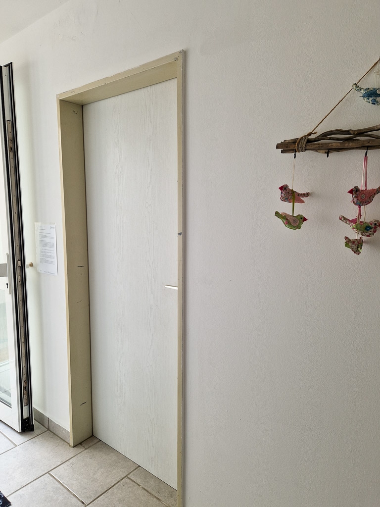 T�r zum Mehrfamilienhaus N�rvenich