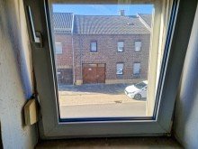 Fenster zur Stra�e freies Wohnhaus mit 4 Zimmern, Anbauten, Hof und Garten in Niederzier Hambach