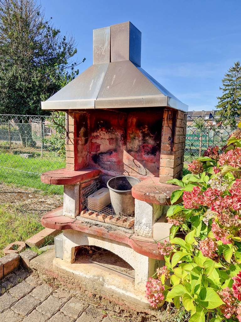 Grillkamin und Reiheneckhaus D�ren