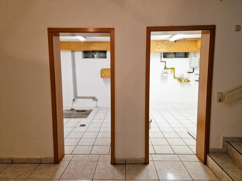 T�ren zum Reihenendhaus Kreuzau