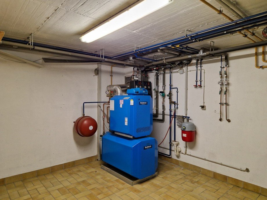 und Warmwasserspeicher Mehrfamilienhaus N�rvenich
