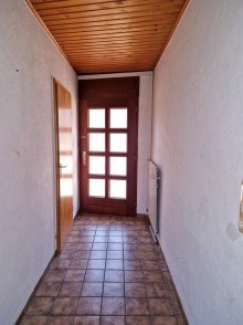 T�r zum Abstellraum 1 freies Wohnhaus mit 4 Zimmern, Anbauten, Hof und Garten in Niederzier Hambach