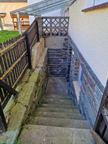 zum Keller Kreuzau Obermaubach, ruhige Lage, freistehendes Einfamilienhaus mit gro�em Garten, Keller und Garage