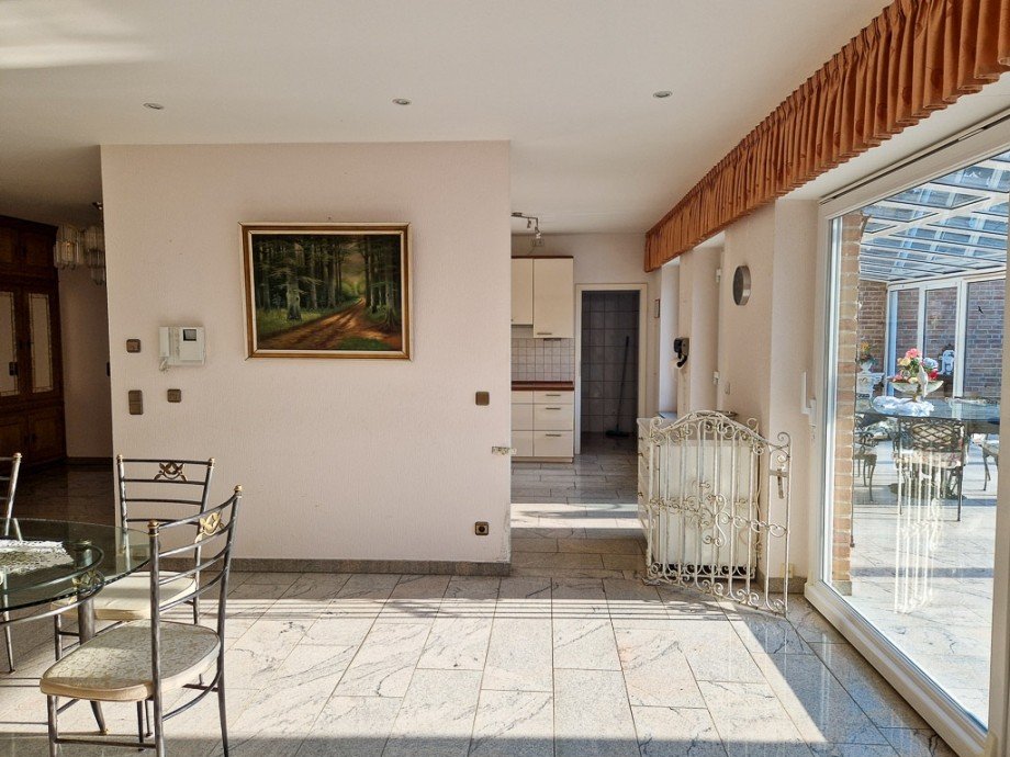 zum Esszimmer Mehrfamilienhaus N�rvenich