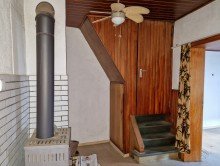 T�r zur Treppe freies Wohnhaus mit 4 Zimmern, Anbauten, Hof und Garten in Niederzier Hambach