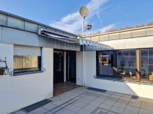 ausfahrbare Markise Bungalow mit Doppelgarage, Keller und pflegeleichtem Garten in ruhiger Lage von Linnich Welz
