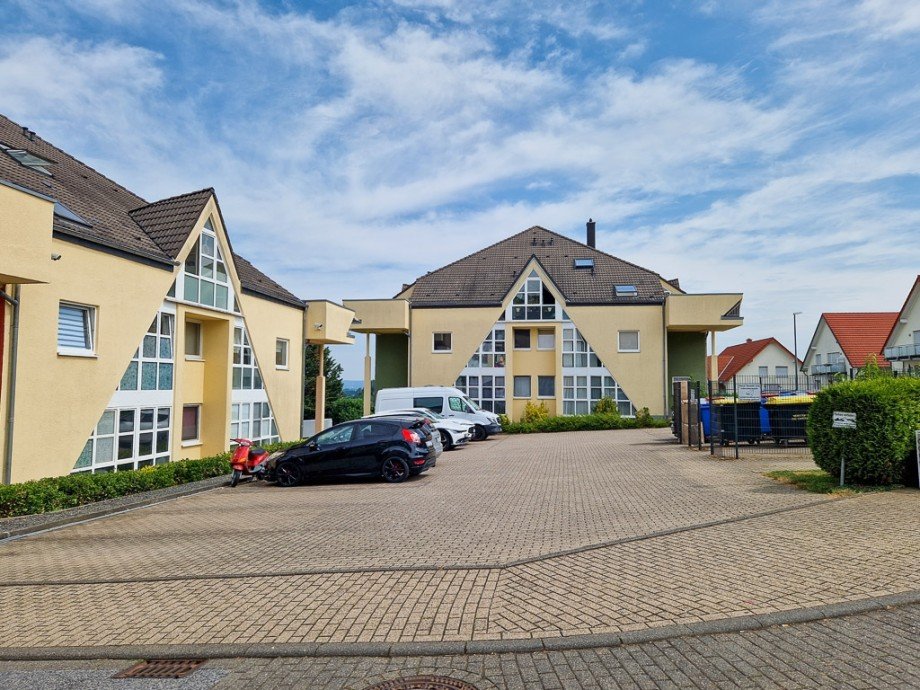 viele PKW-Stellpl�tze Etagenwohnung Langerwehe
