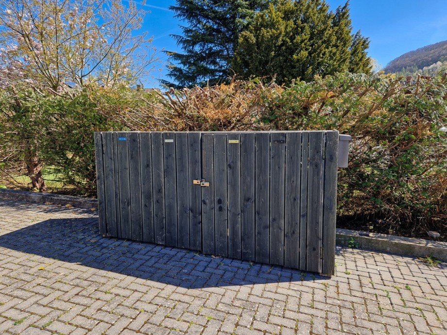 Box f�r die M�lltonnen Einfamilienhaus Kreuzau