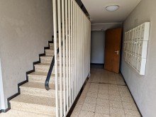 Flur mit Treppenhaus und Briefk�sten Langerwehe J�ngersdorf, ruhige Lage, 2 vermietete kleine Apartments mit Pkw-Stellpl�tzen