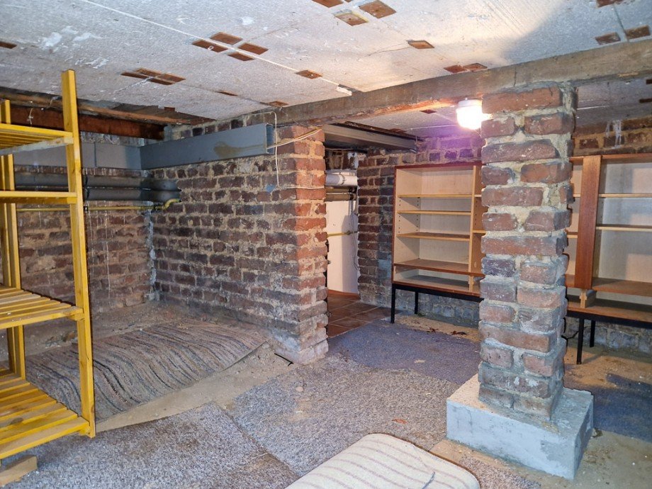 unter dem Wohnzimmer Reiheneckhaus D�ren