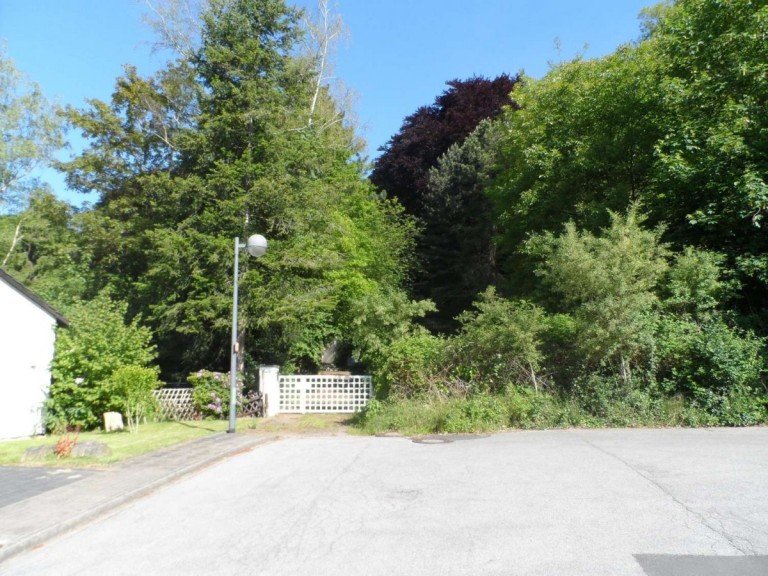 verkauft - Wohnhaus in Untermaubach Kreuzau-Untermaubach Einfamilienhaus verkauft - Gro�z�giges Wohnhaus in ruhiger Hanglage mit eigenem Wald im Naturschutzgebiet