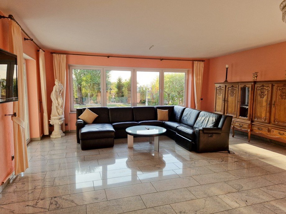 Wohnzimmer Mehrfamilienhaus N�rvenich