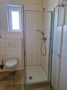 Dusche mit Kreuzau Obermaubach, ruhige Lage, freistehendes Einfamilienhaus mit gro�em Garten, Keller und Garage