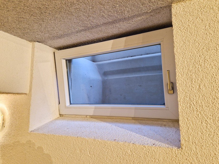 2 Kellerfenster Mehrfamilienhaus N�rvenich