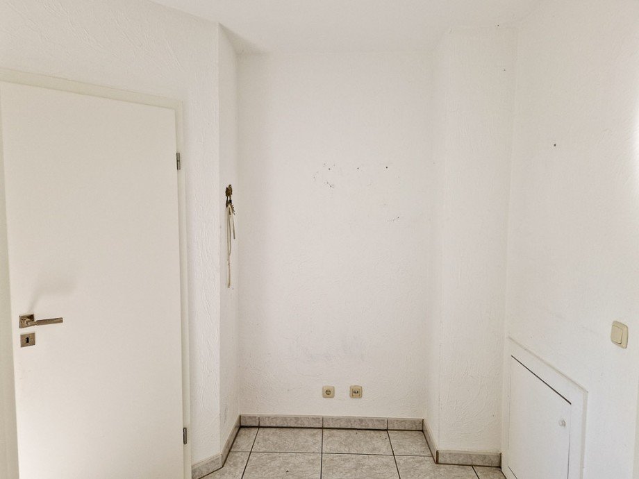 Platz f�r Garderobenschrank Reihenendhaus Kreuzau