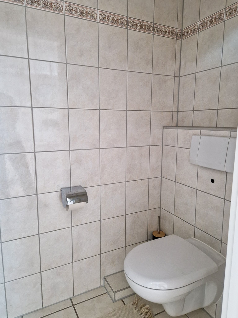 G�ste-WC Mehrfamilienhaus N�rvenich