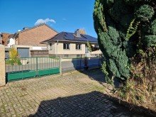 Tor zur Stra�e freies Wohnhaus mit 4 Zimmern, Anbauten, Hof und Garten in Niederzier Hambach