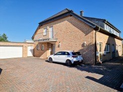 Hauptbild 4-Familienhaus mit freier Luxuswohnung im EG, Doppelgarage und Garten in ruhiger Lage von Nörvenich