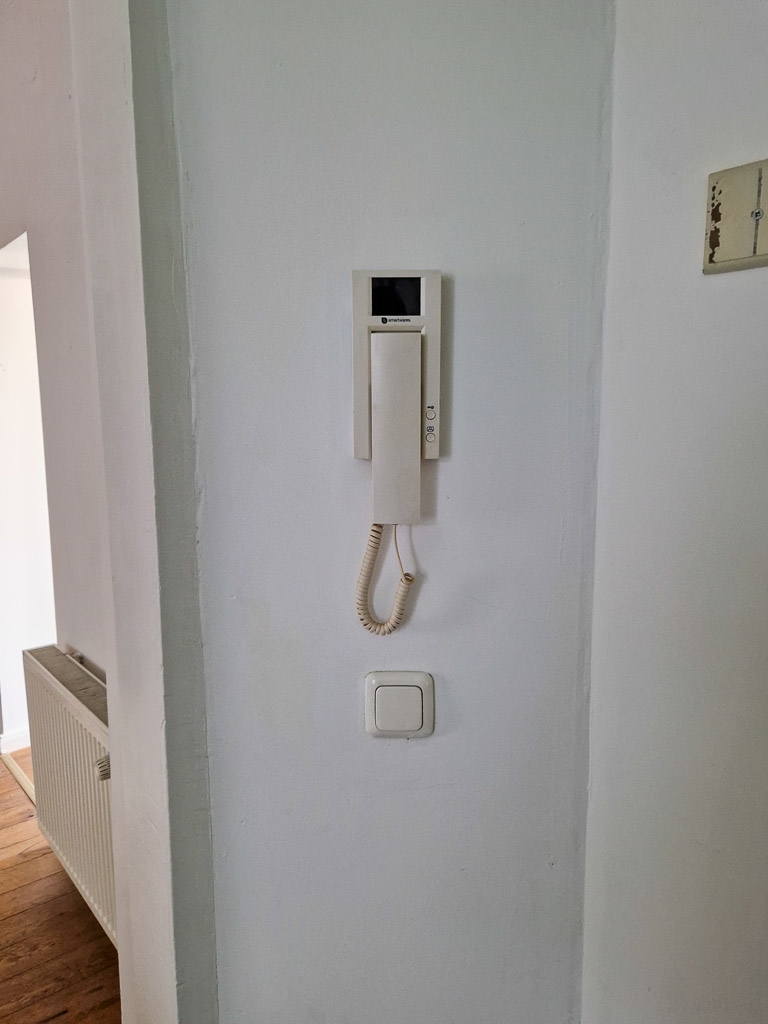 T�r�ffner mit Sprechanlage Reihenmittelhaus Langerwehe