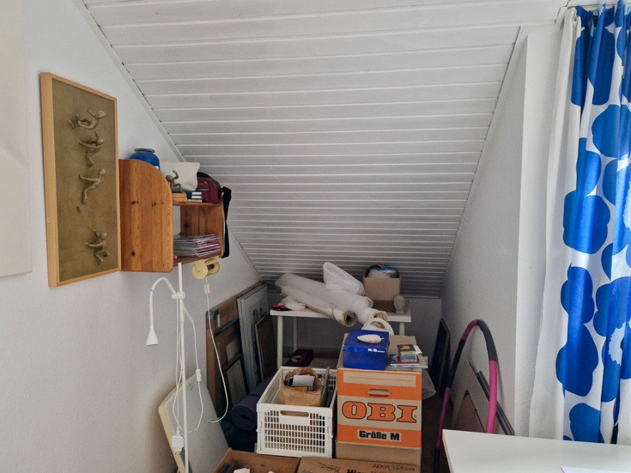 Stauraum unter der Dachschr�ge Doppelhaush�lfte D�ren