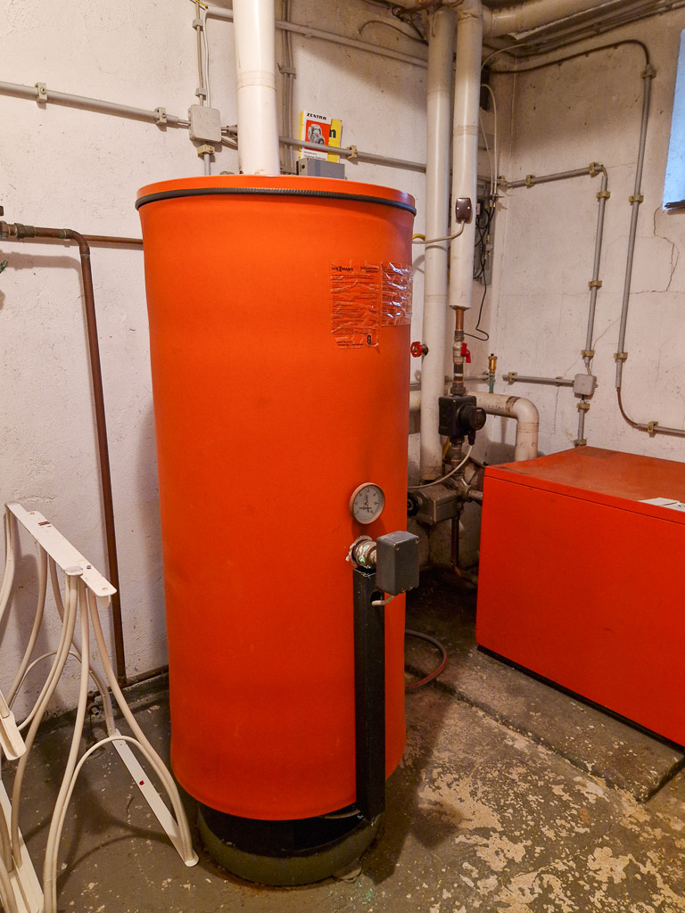 Wasserspeicher und Doppelhaush�lfte D�ren