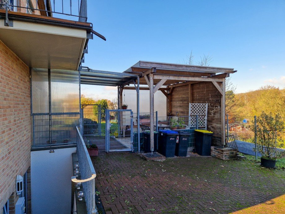 �berdachte Terrasse Mehrfamilienhaus N�rvenich