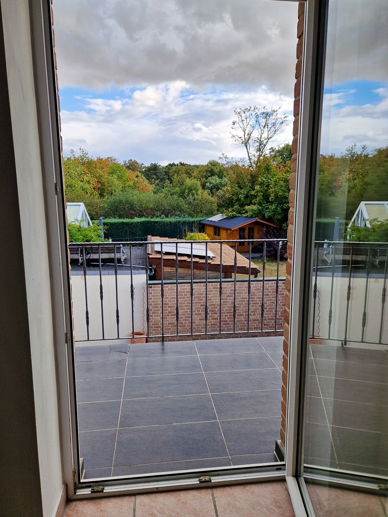 T�r zum Mehrfamilienhaus N�rvenich