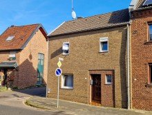 in Niederzier Hambach freies Wohnhaus mit 4 Zimmern, Anbauten, Hof und Garten in Niederzier Hambach