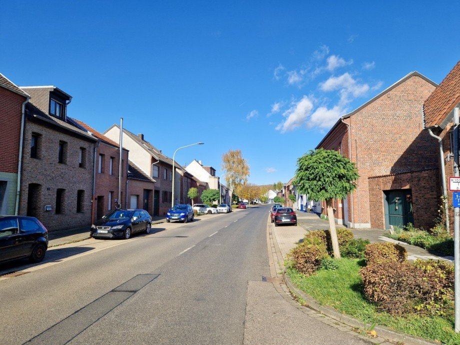 die Gro�e Forststra�e in Hambach Reiheneckhaus Niederzier