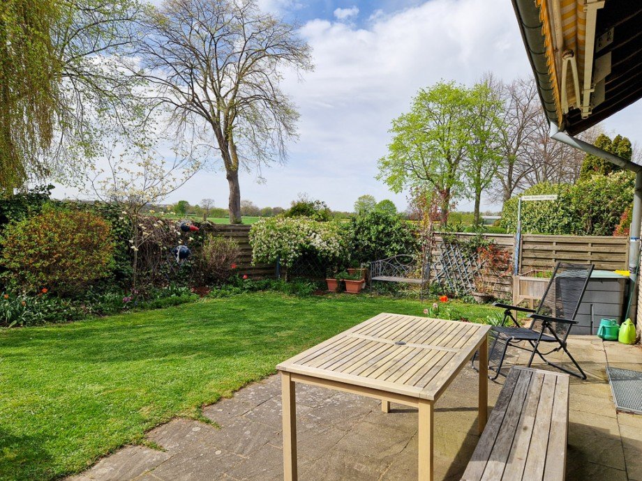 kleinem Garten Doppelhaush�lfte D�ren