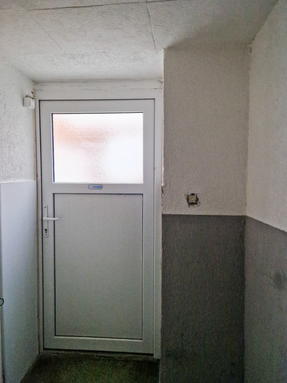 T�r zum Wintergarten Mehrfamilienhaus D�ren