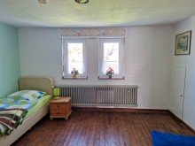 Schlafzimmer 15 m� Kreuzau Obermaubach, ruhige Lage, freistehendes Einfamilienhaus mit gro�em Garten, Keller und Garage