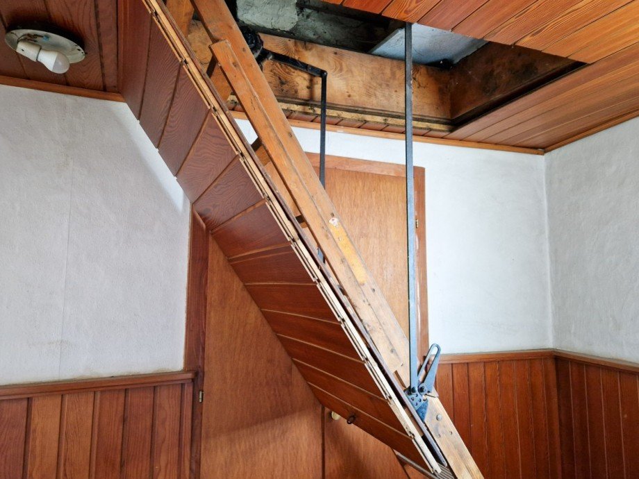 Ausziehtreppe Reiheneckhaus Niederzier