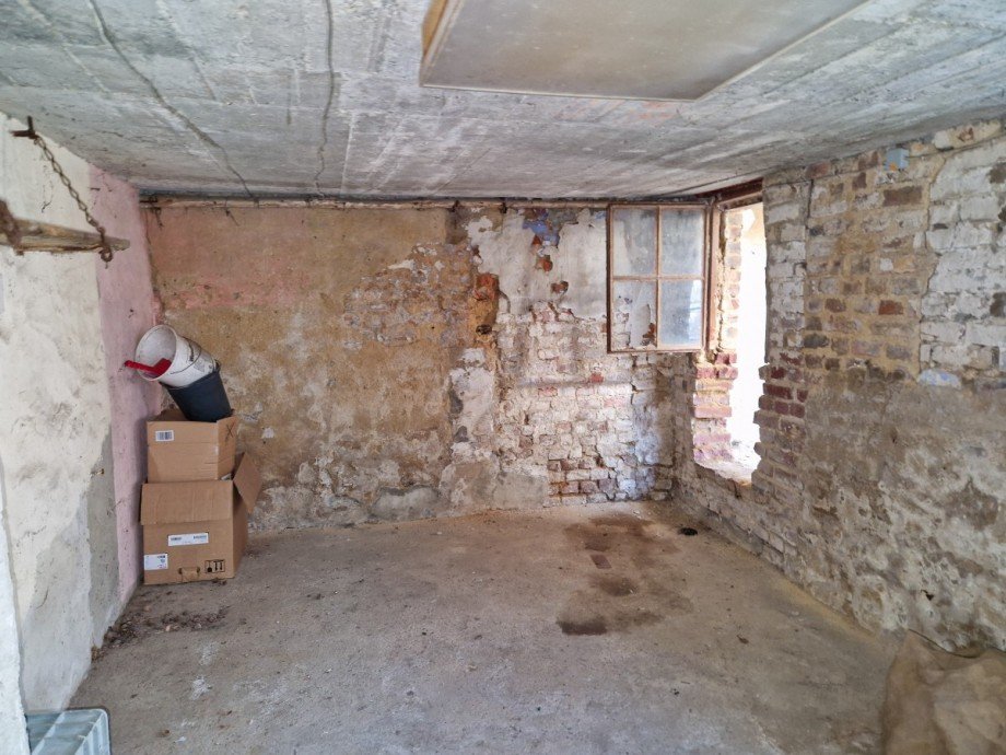 Werkstatt hinten mit Durchgang zu Reiheneckhaus Niederzier