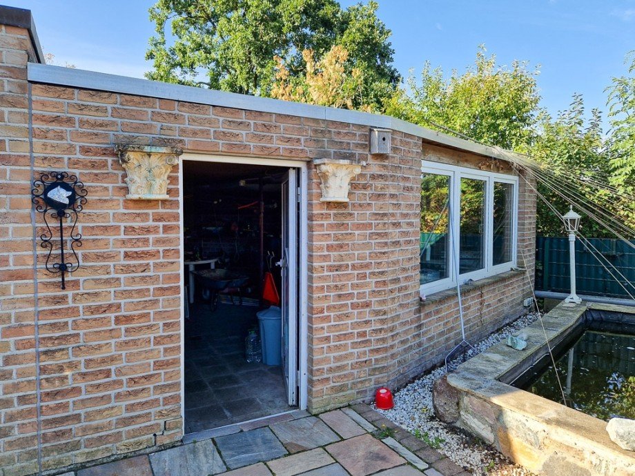 T�r von au�en Mehrfamilienhaus N�rvenich