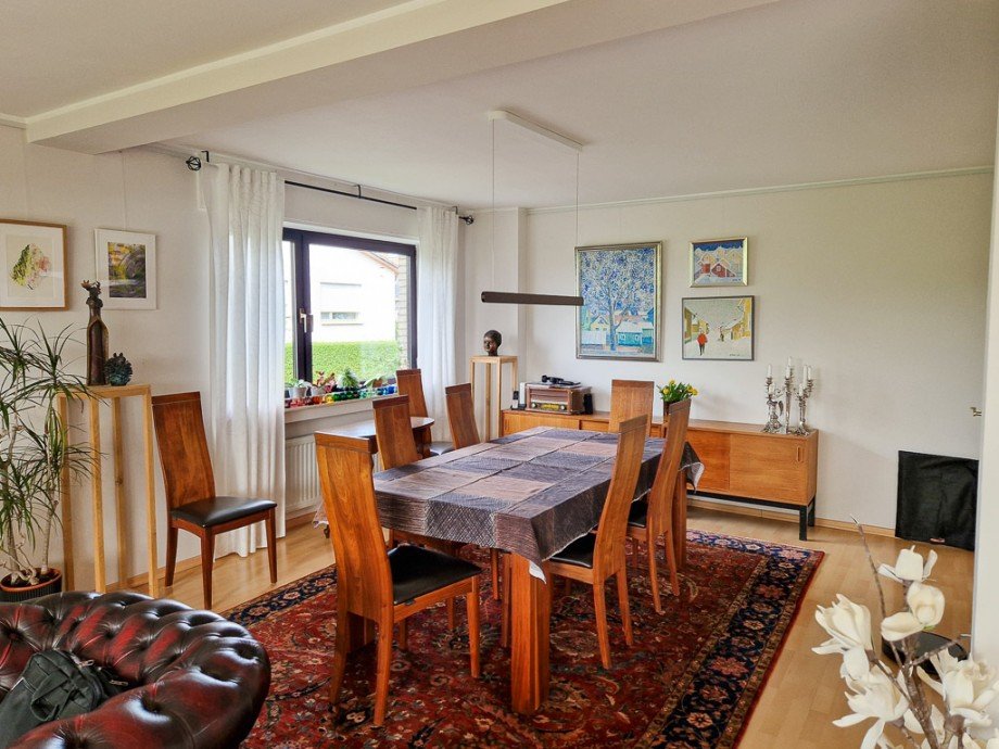 mit Fenster und Doppelhaush�lfte D�ren