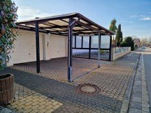 �berdachung vor den Garagen Bungalow mit Doppelgarage, Keller und pflegeleichtem Garten in ruhiger Lage von Linnich Welz