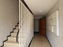 Flur mit Treppenhaus und Briefkastenanlage Langerwehe J�ngersdorf, ruhige Lage, 2 vermietete kleine Apartments mit Pkw-Stellpl�tzen