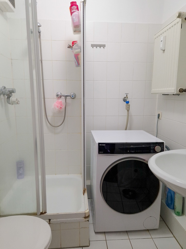 wei� gefliestes Bad Etagenwohnung Langerwehe