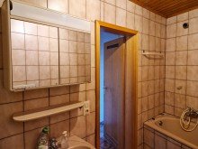 5,8 m� freies Wohnhaus mit 4 Zimmern, Anbauten, Hof und Garten in Niederzier Hambach