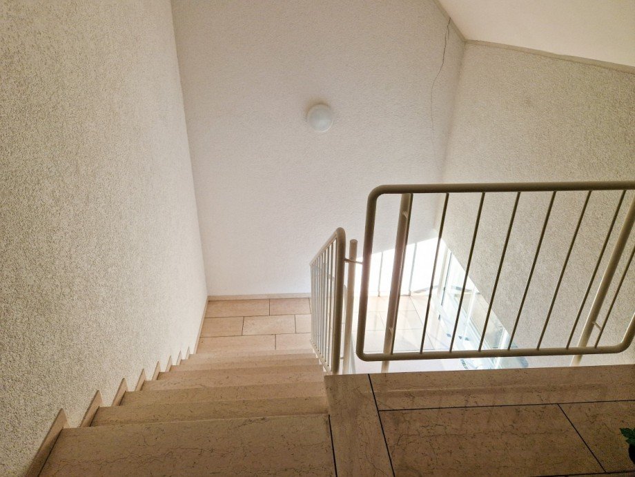 Treppe nach unten Etagenwohnung Kreuzau