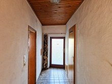 Diele freies Wohnhaus mit 4 Zimmern, Anbauten, Hof und Garten in Niederzier Hambach