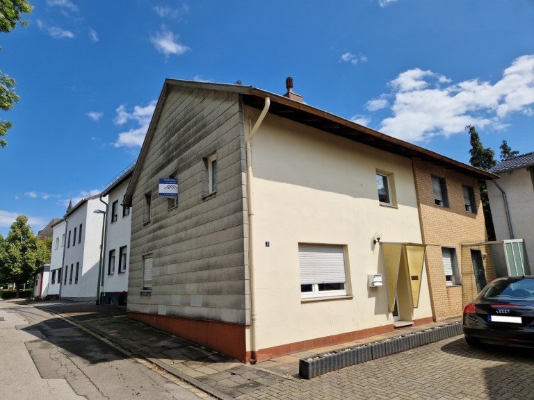 verkauft 2 Wohnh�user in D�ren Niederau D�ren Zweifamilienhaus 2 gepflegte H�user mit sch�nem Garten in guter Lage von D�ren Niederau