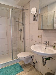 3,2 m� im Obergeschoss Kreuzau Obermaubach, ruhige Lage, freistehendes Einfamilienhaus mit gro�em Garten, Keller und Garage