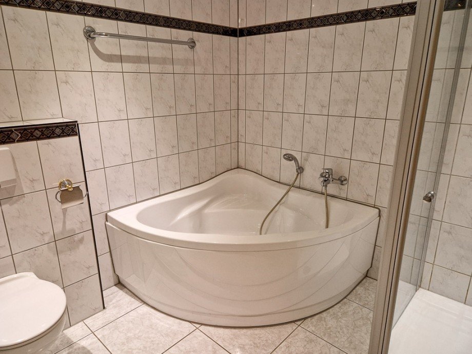 Eckbadewanne Reihenendhaus Kreuzau